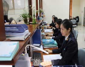 Hải quan Hà Nội: Vẫn trực giải quyết thủ tục thông quan trong ngày nghỉ lễ Giỗ Tổ